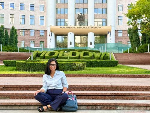 Молдавын тэмдэглэл: Тэд хөгжлийн замдаа нэгэнт оржээ