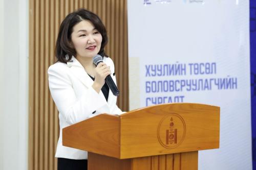 Л.Өлзийсайхан: Хуулиа амин сүнстэй байлгахын тулд Монголынхоо хөрс ус, хүн ардынхаа уламжлал,  заншлыг ч мэдэх ёстой