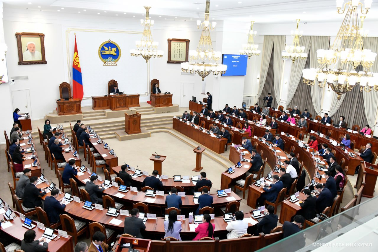 100 мянгуулаа хууль “батлах”  хүлээлт
